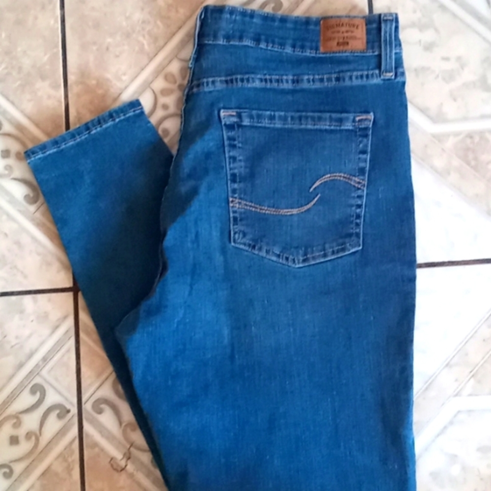 Levi's womens jeans